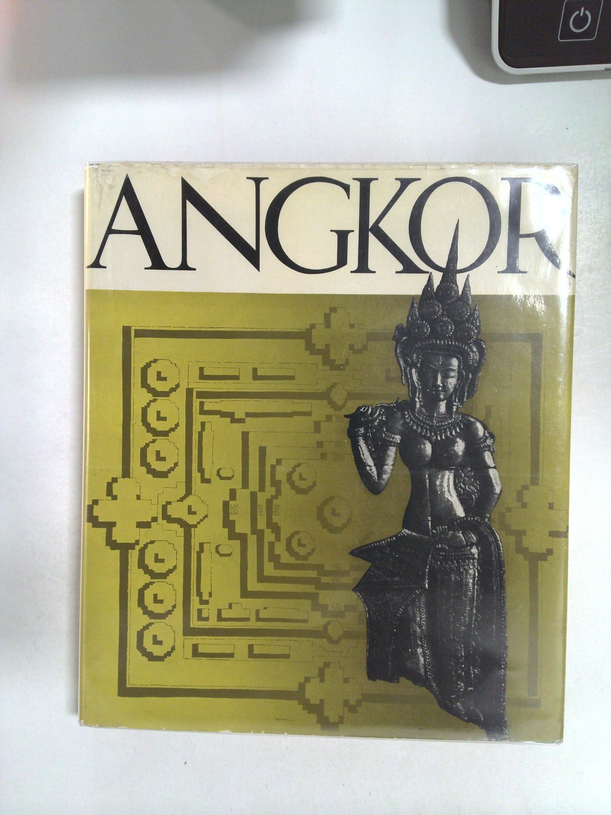 Angkor by Bernard Groslier and Jacques Arthaud