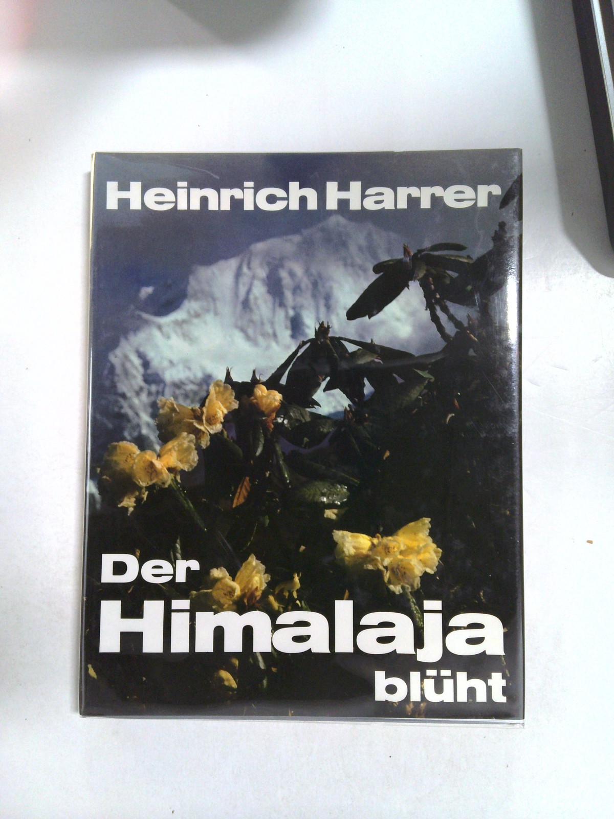 Der Himalaya blüht by Heinrich Harrer