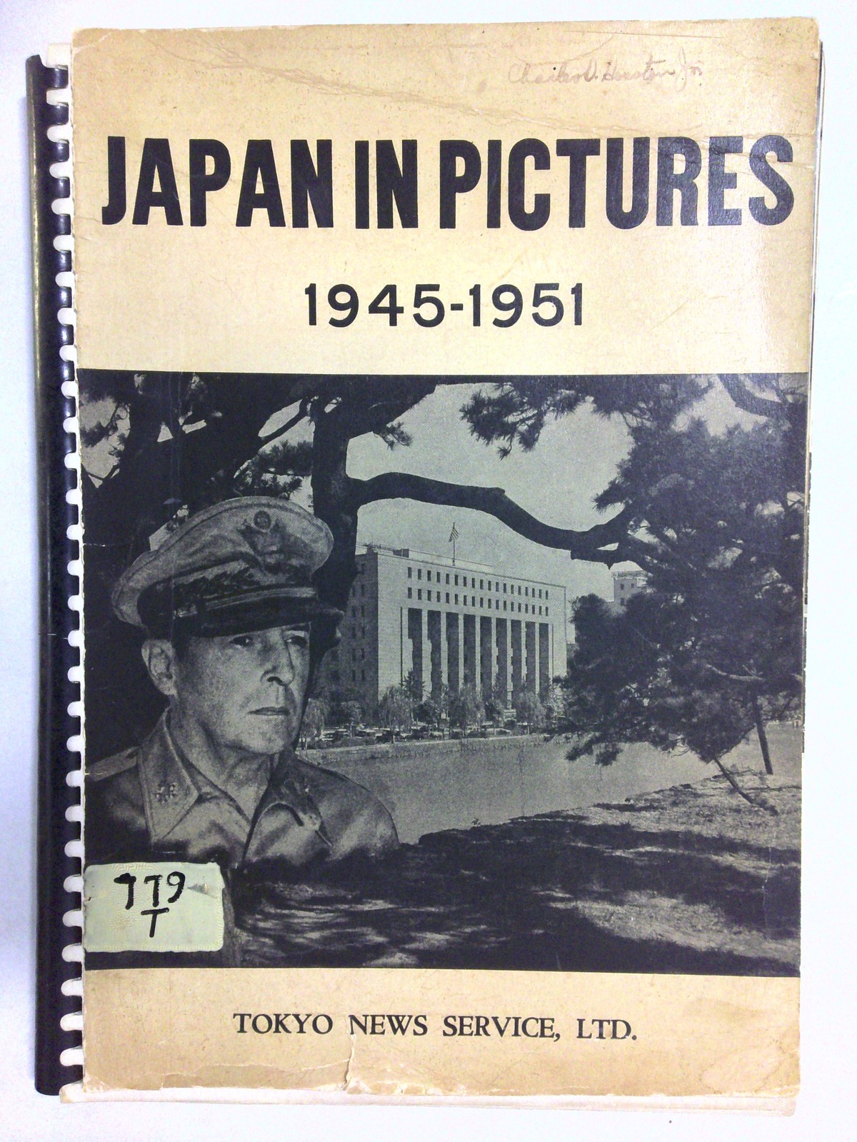 Japan in Pictures 1945-1951 by Stuart Griffin