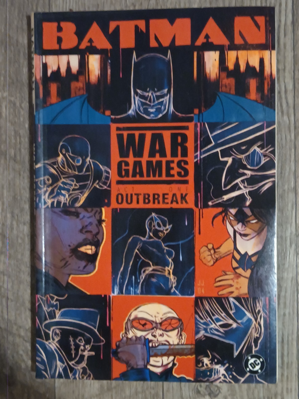 DC Comics BATMAN:WAR GAMES OUTBREAK ACT ONE 2004