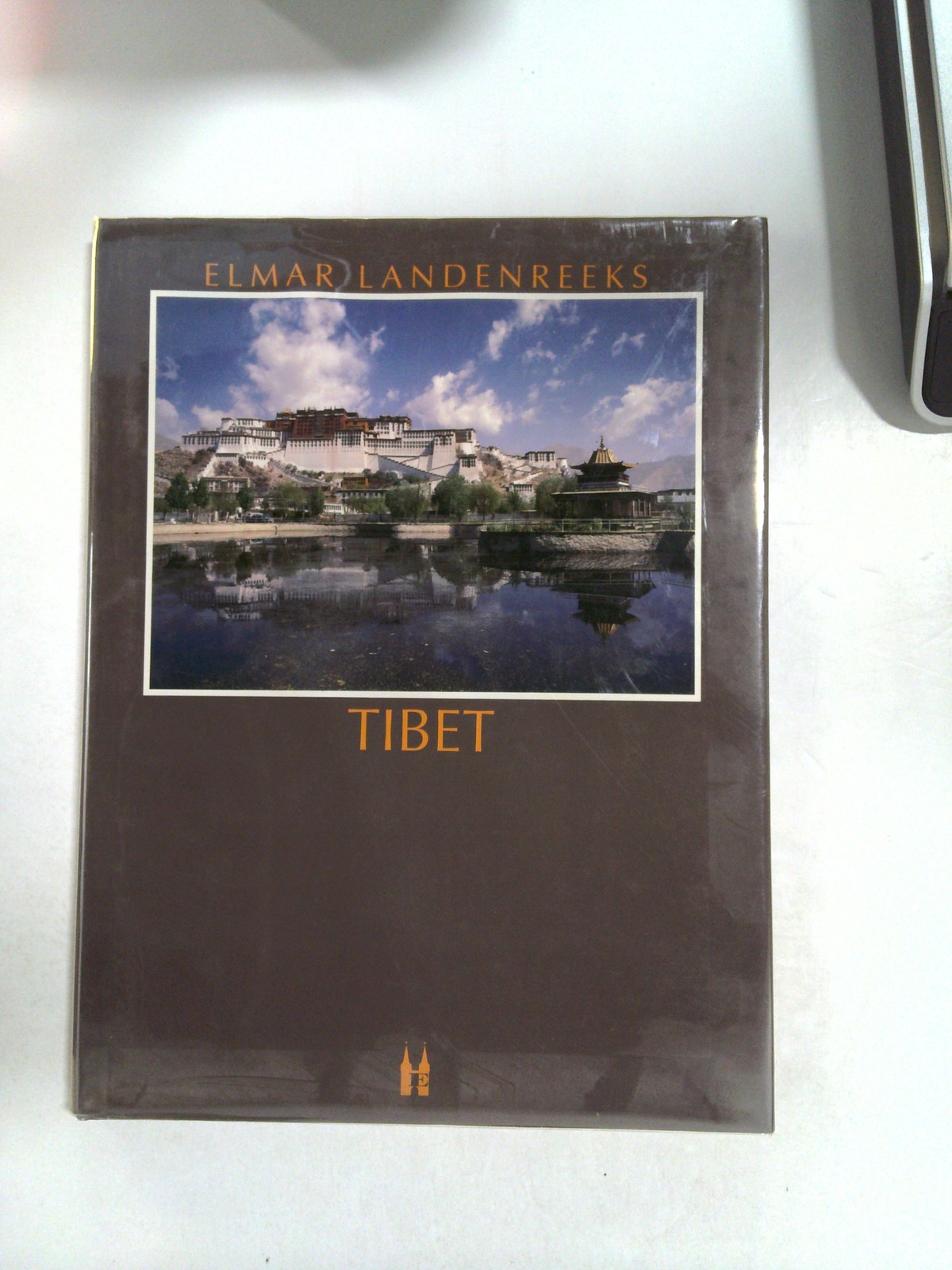 Tibet by Julia Wilkinson